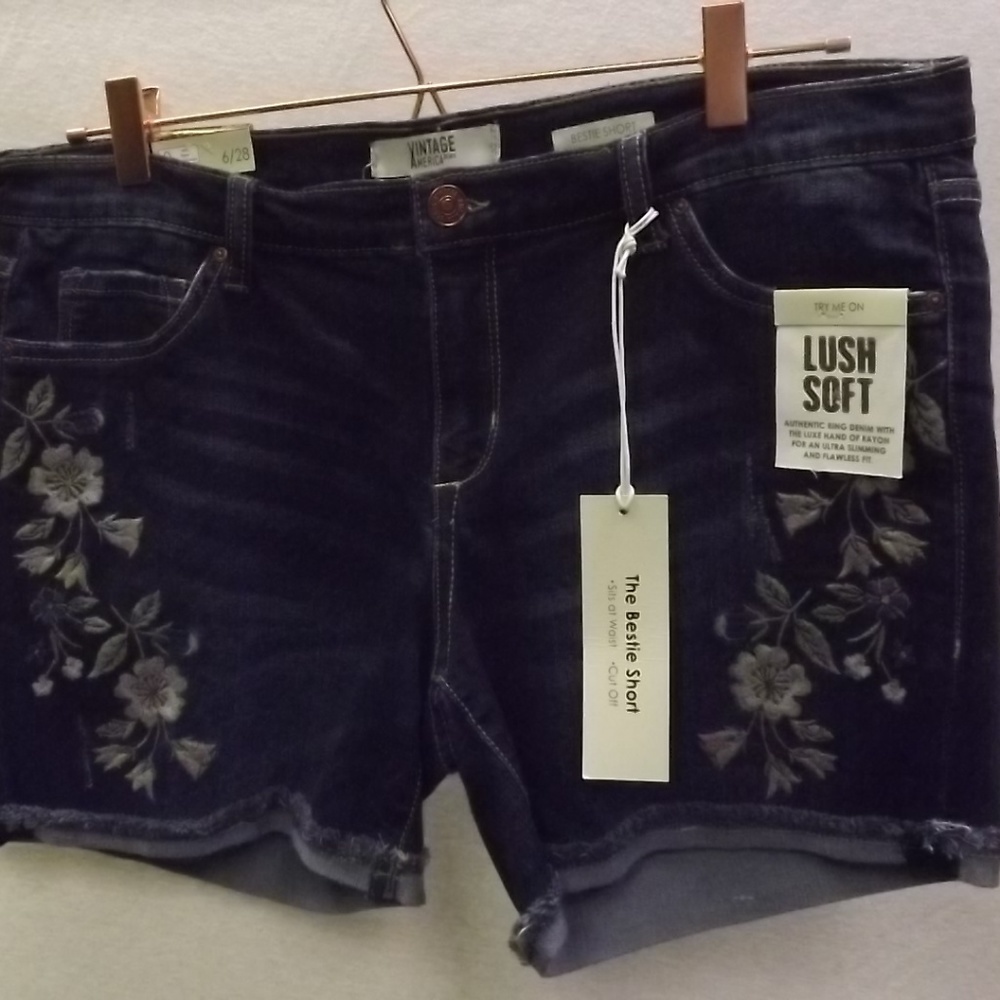 NWT Vintage America Blues Embroidered Denim Shorts